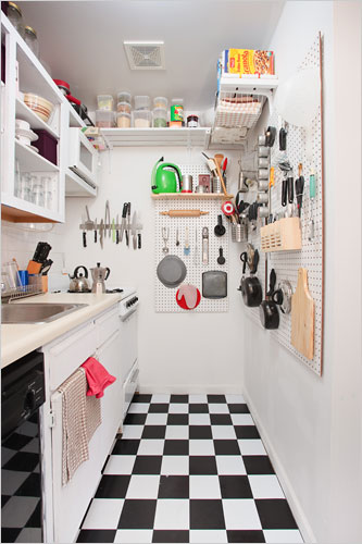 Functionalist kitchen. Source: New York Times, 21 November 2008